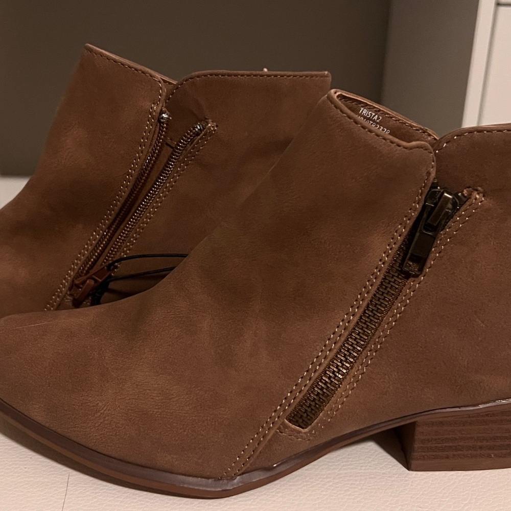 UNIONBAY Tan Ankle Booties with Side Zipper